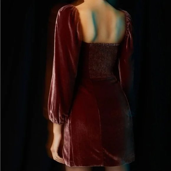 Aritzia Wilfred Novella Velvet Silk Blend Mini  Dress in Truffle Sz 8 - Picture 3 of 10